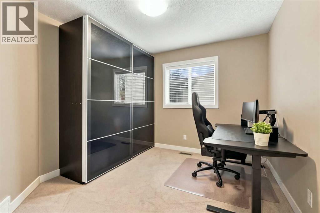 185 Silverado Plains Close Sw Property Photo 3
