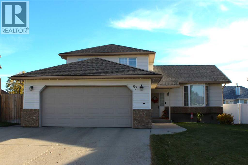 87 Parkland Close E Property Photo 1