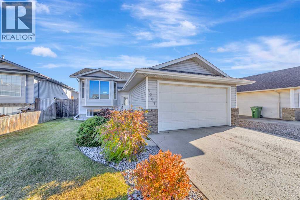 4007 67 Avenue Property Photo 1
