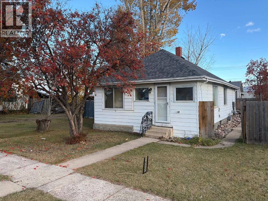 5013 53 Street Property Photo 1