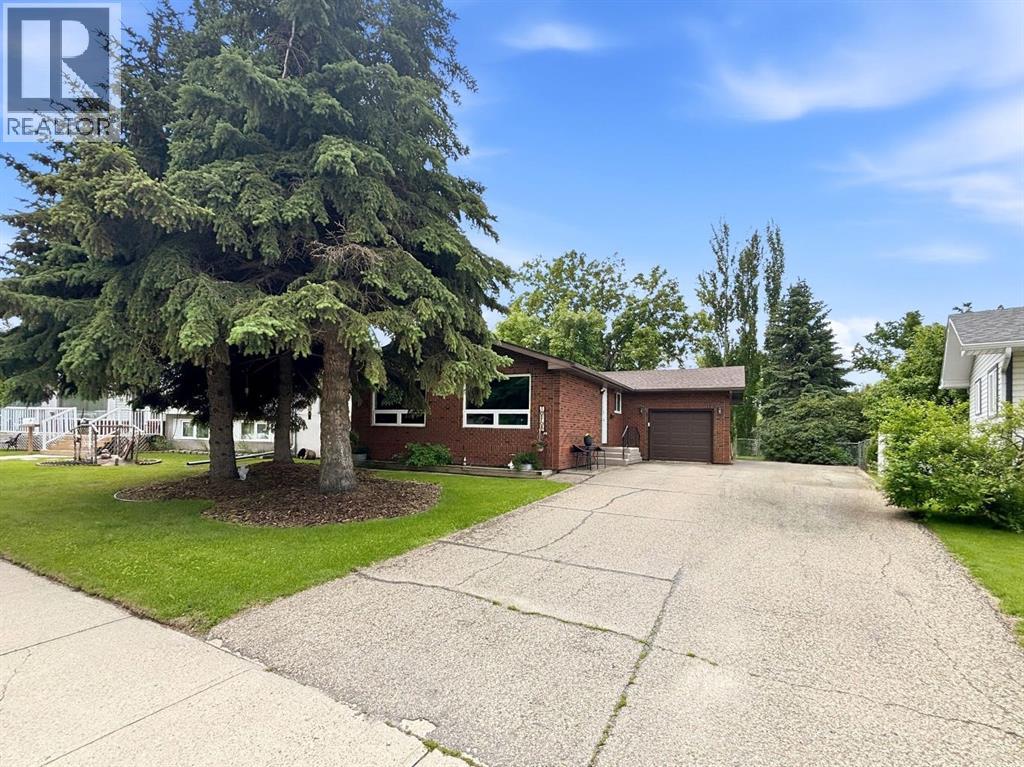 12 Malcolm Crescent Property Photo 1