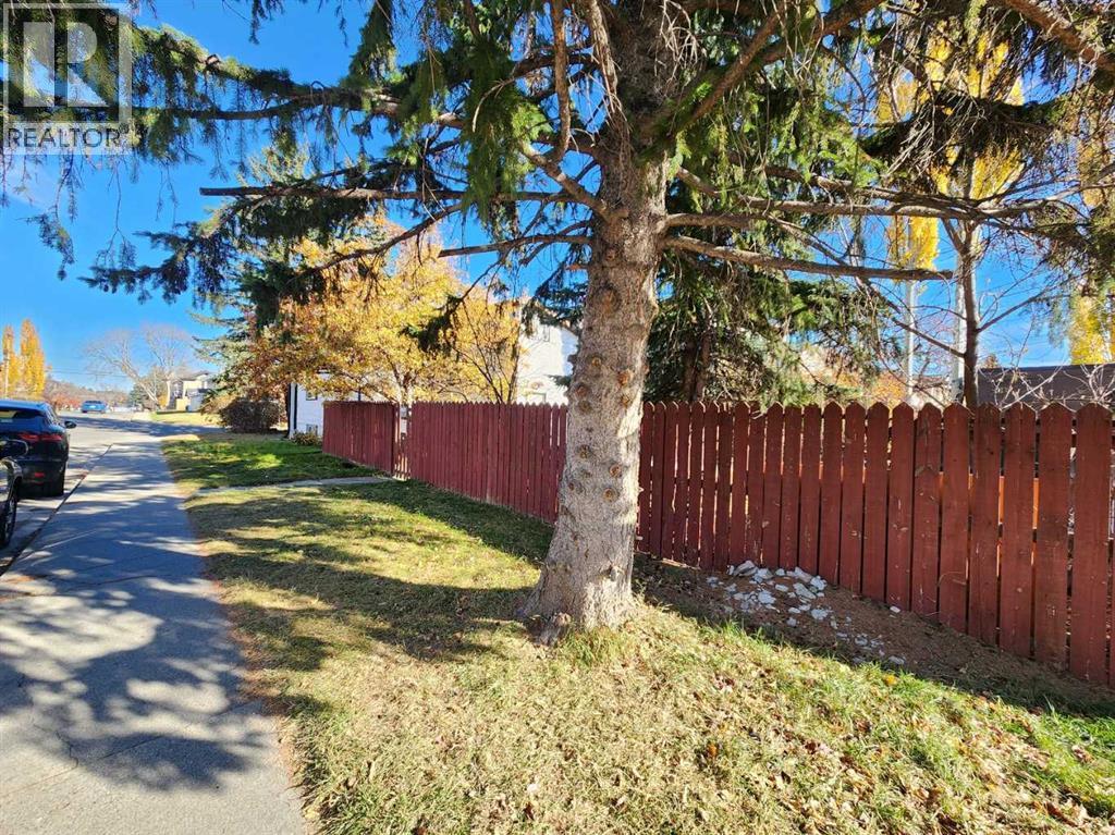 239 30 Avenue Nw Property Photo 4