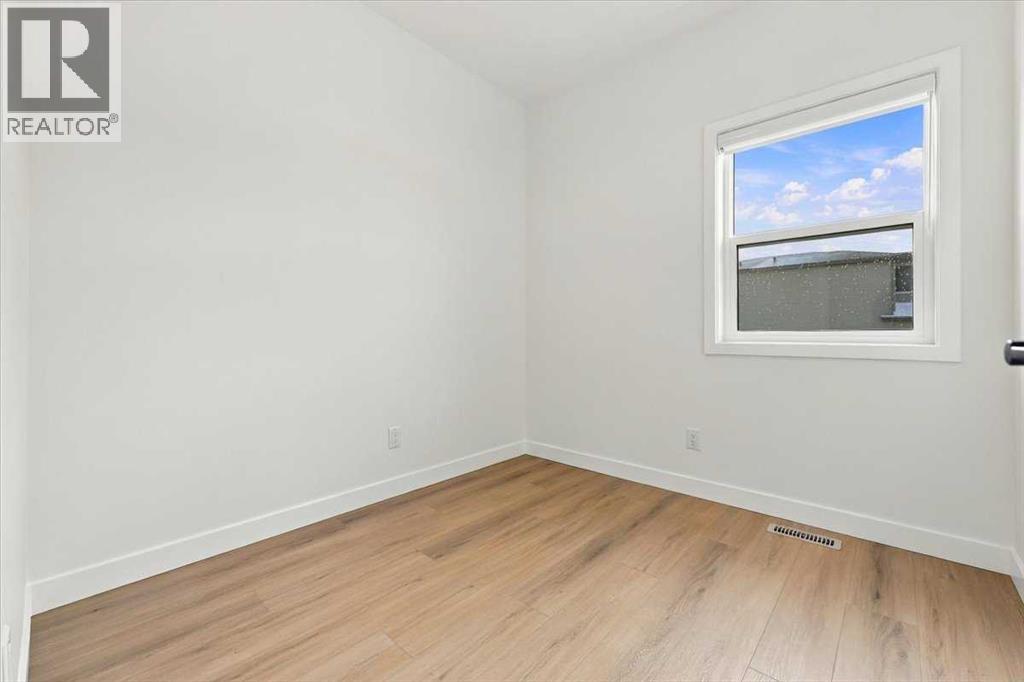 52 Corner Glen Square Ne Property Photo 8
