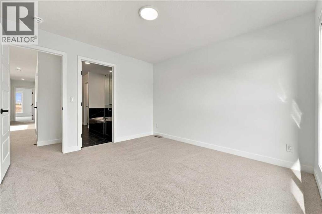 52 Corner Glen Square Ne Property Photo 10