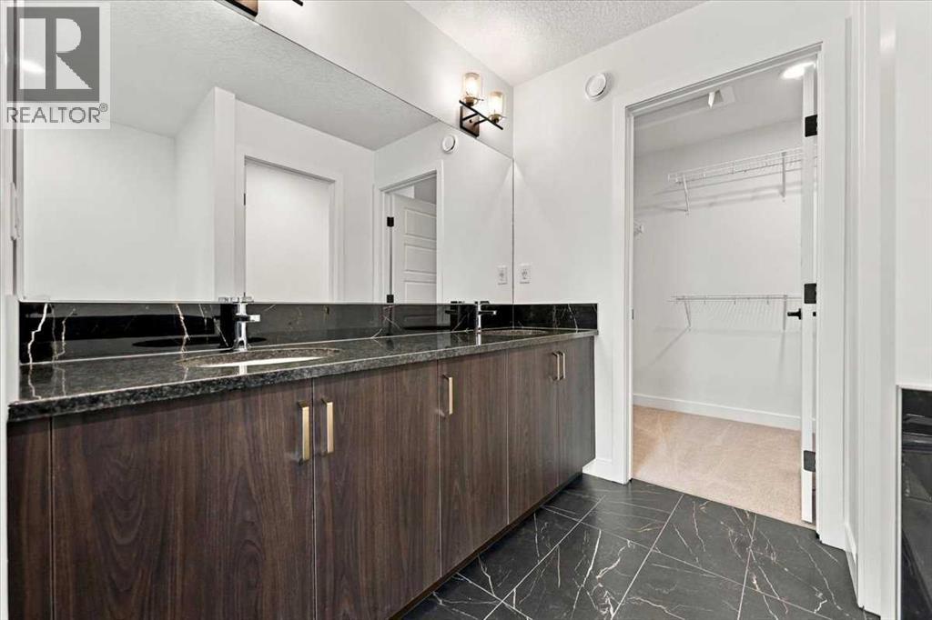 52 Corner Glen Square Ne Property Photo 11