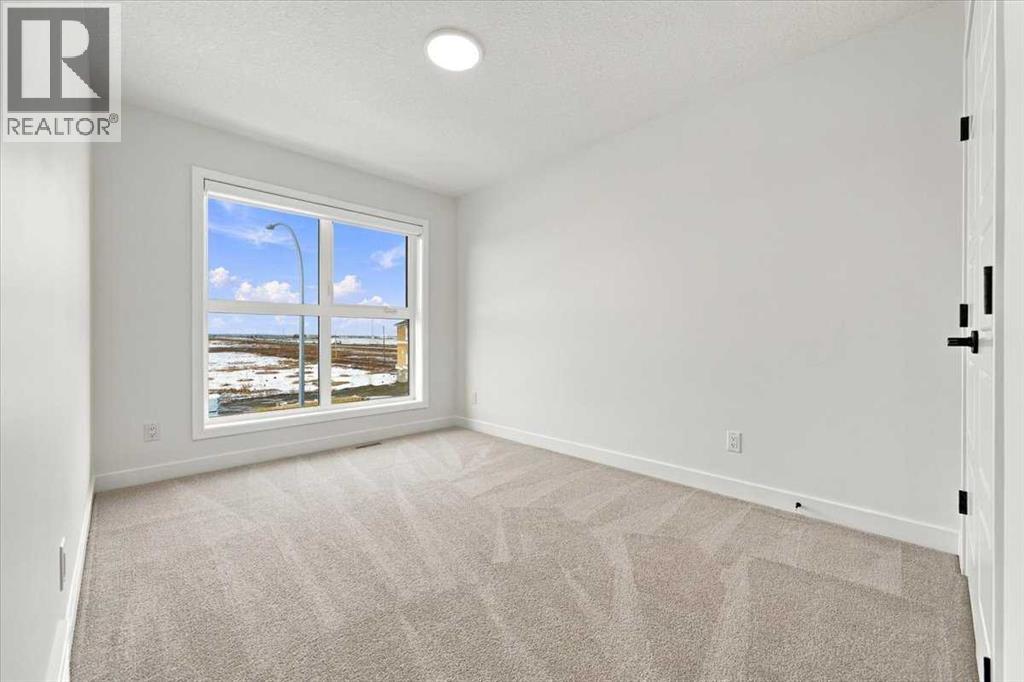 52 Corner Glen Square Ne Property Photo 15