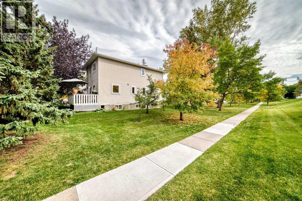 555 Killarney Glen Court Sw Property Photo 2