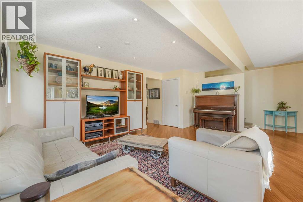 555 Killarney Glen Court Sw Property Photo 11