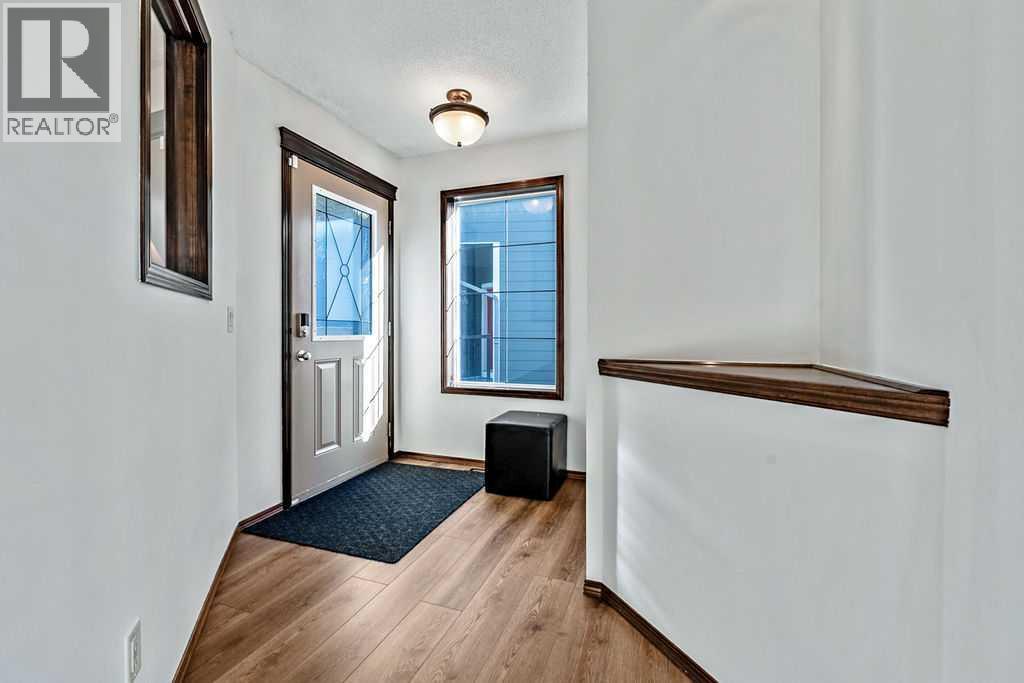 180 Chapalina Heights Se Property Photo 4