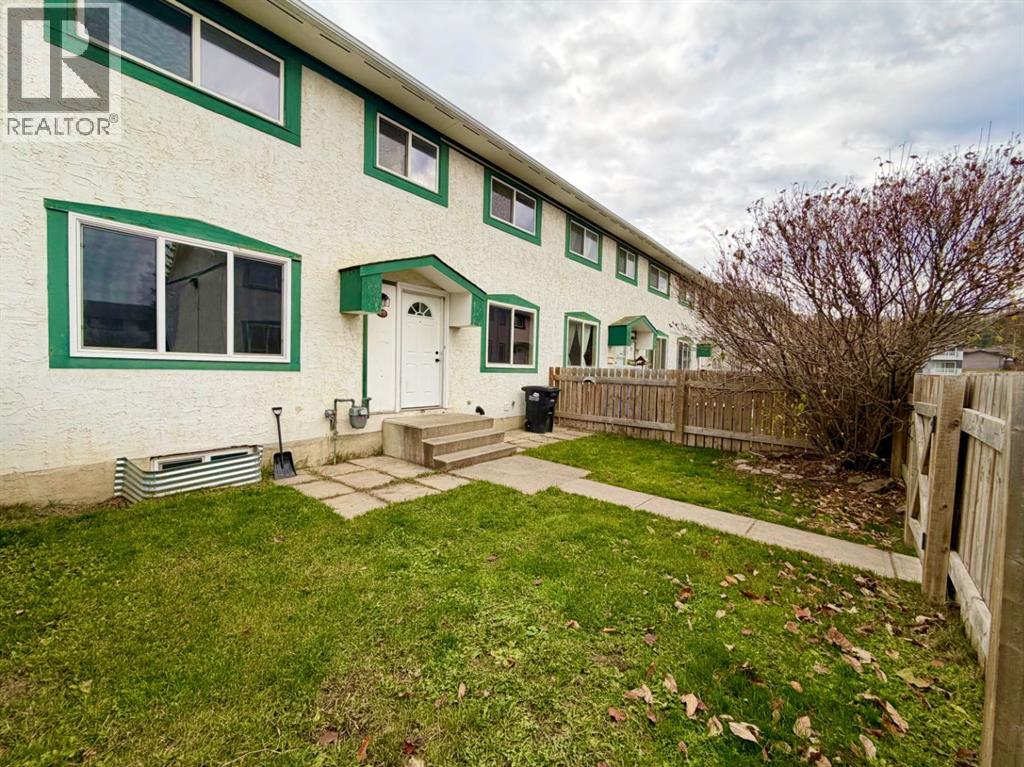 110 Tamarack Avenue Property Photo 2