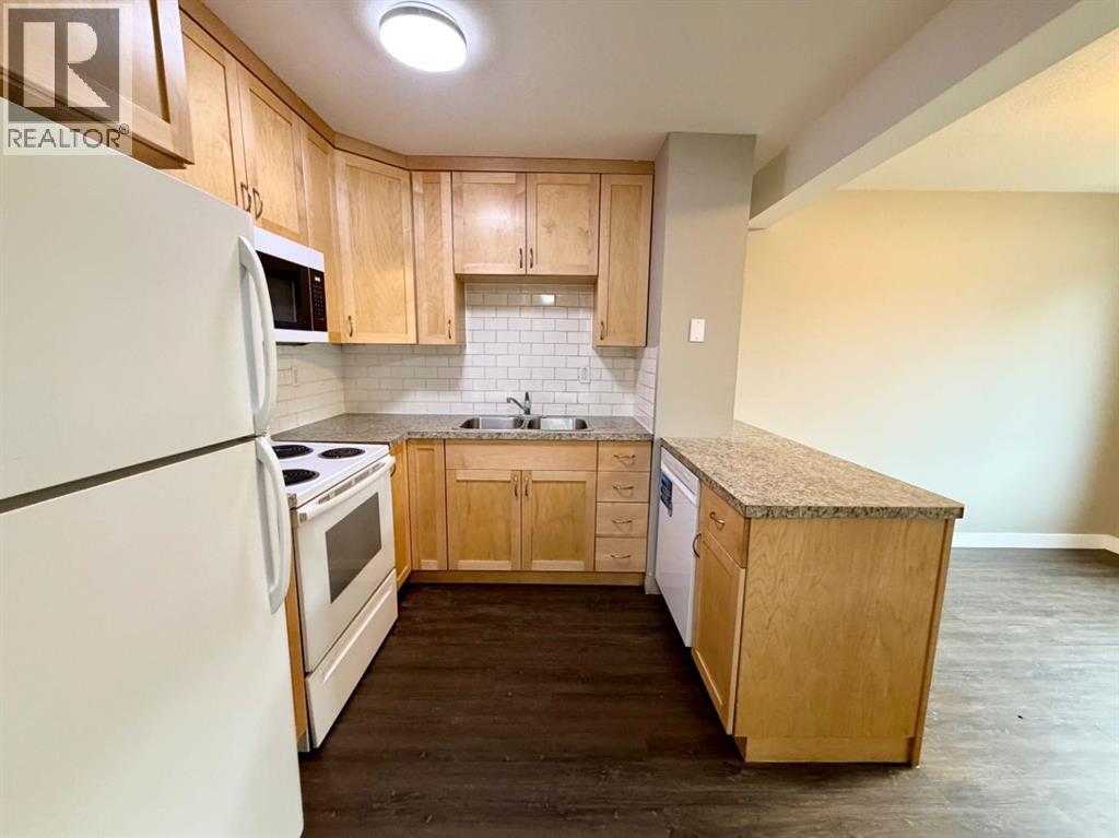110 Tamarack Avenue Property Photo 6