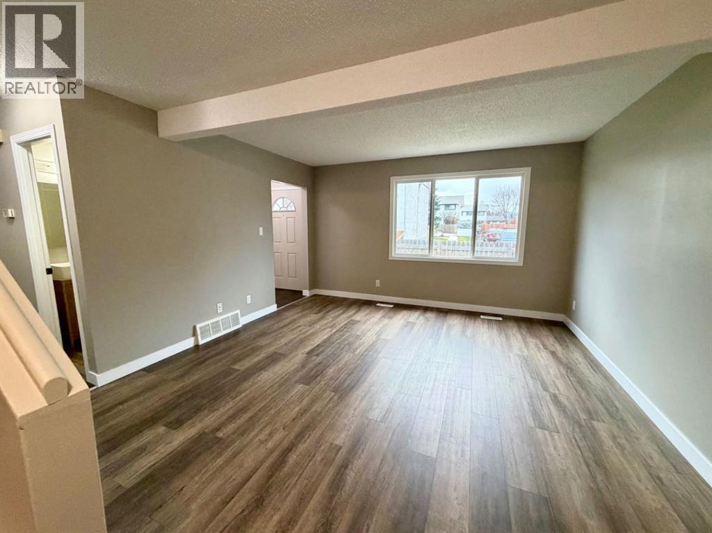 110 Tamarack Avenue Property Photo 8
