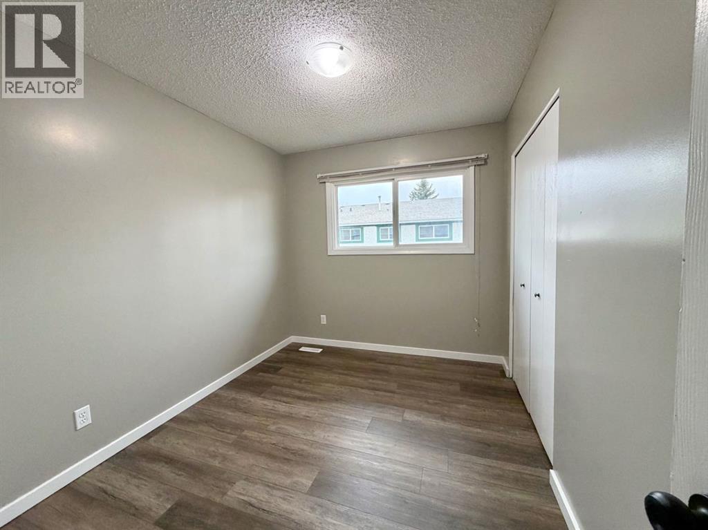 110 Tamarack Avenue Property Photo 12