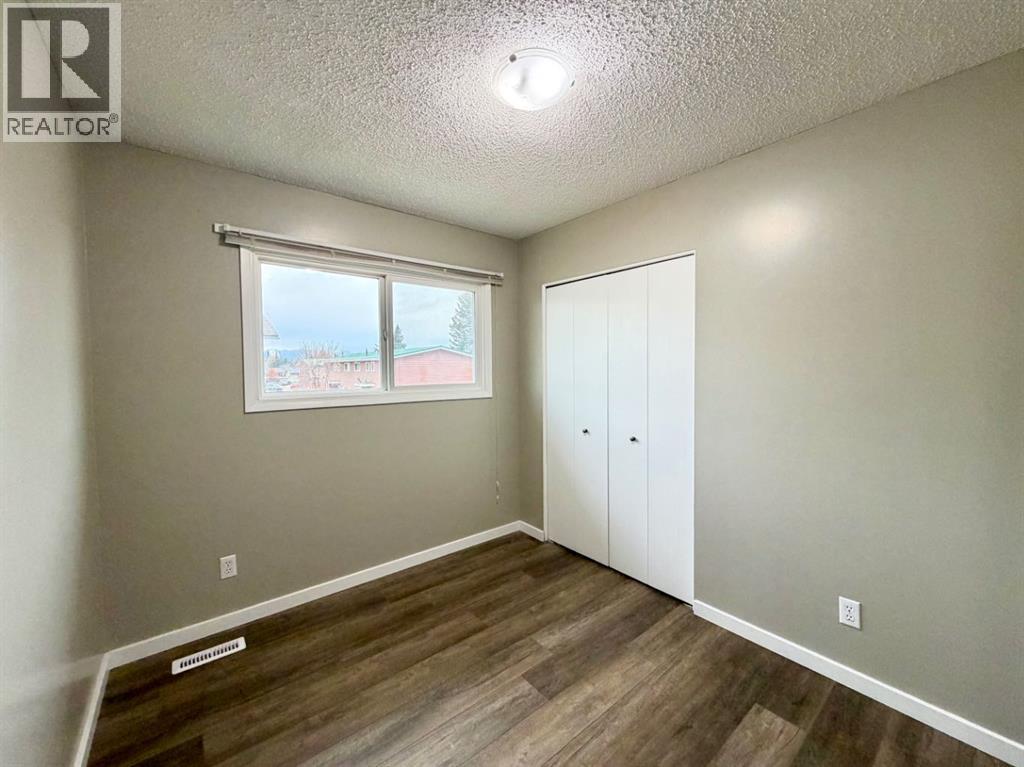110 Tamarack Avenue Property Photo 13