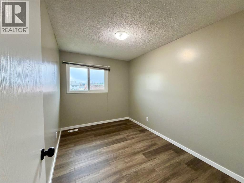 110 Tamarack Avenue Property Photo 14