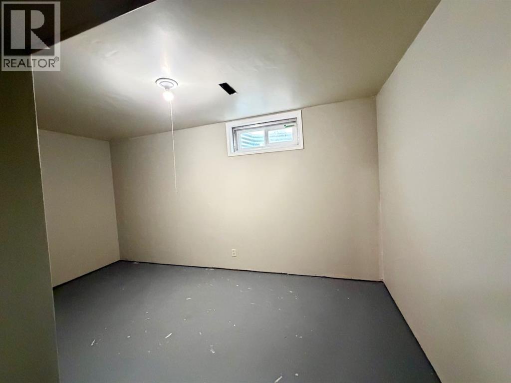 110 Tamarack Avenue Property Photo 23