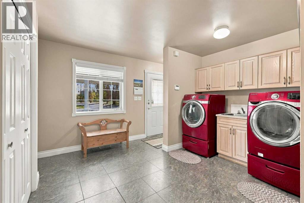3000 35 Street Property Photo 16