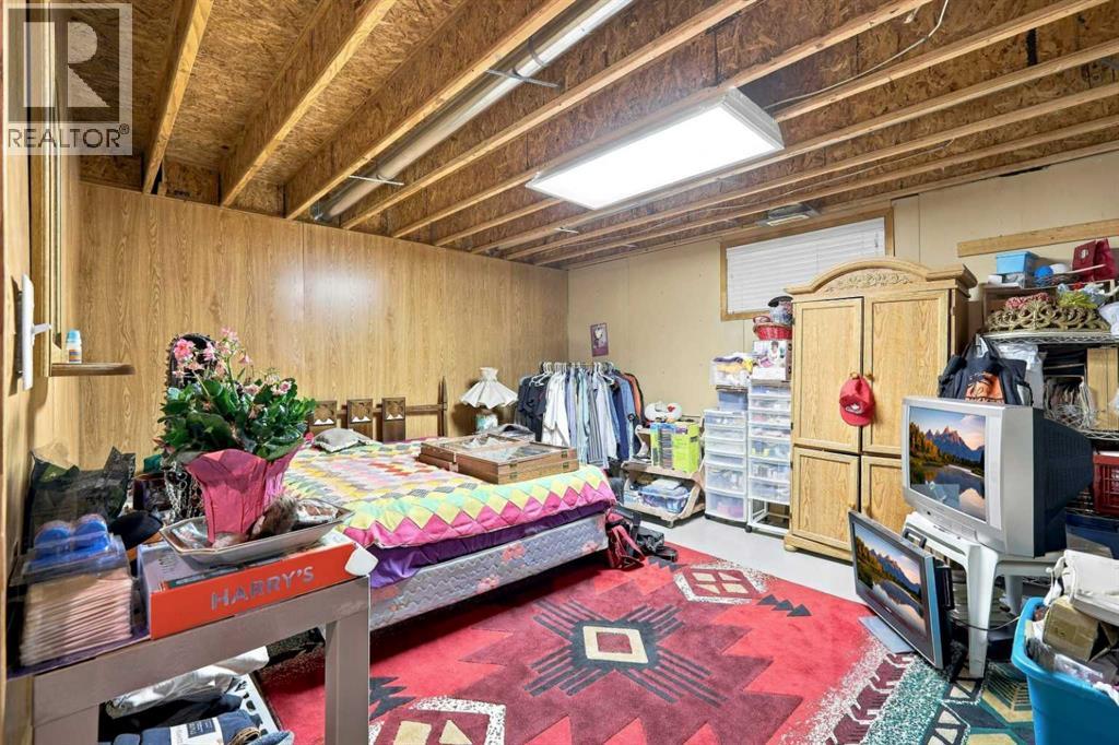 3000 35 Street Property Photo 20