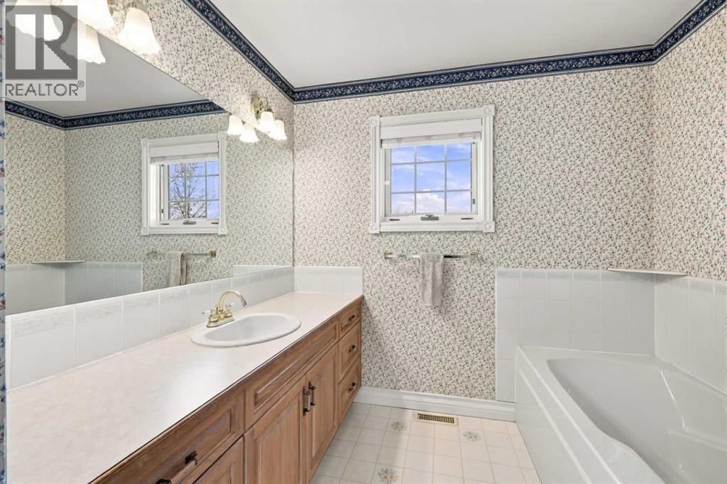 3000 35 Street Property Photo 23