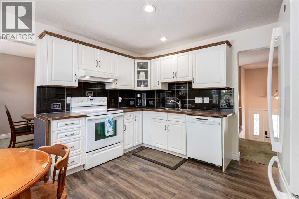 216 Cannington Place Sw Property Photo 4