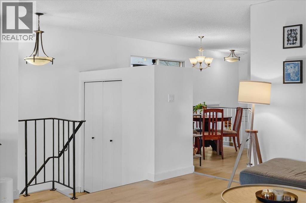 219 Sunvale Crescent Se Property Photo 5