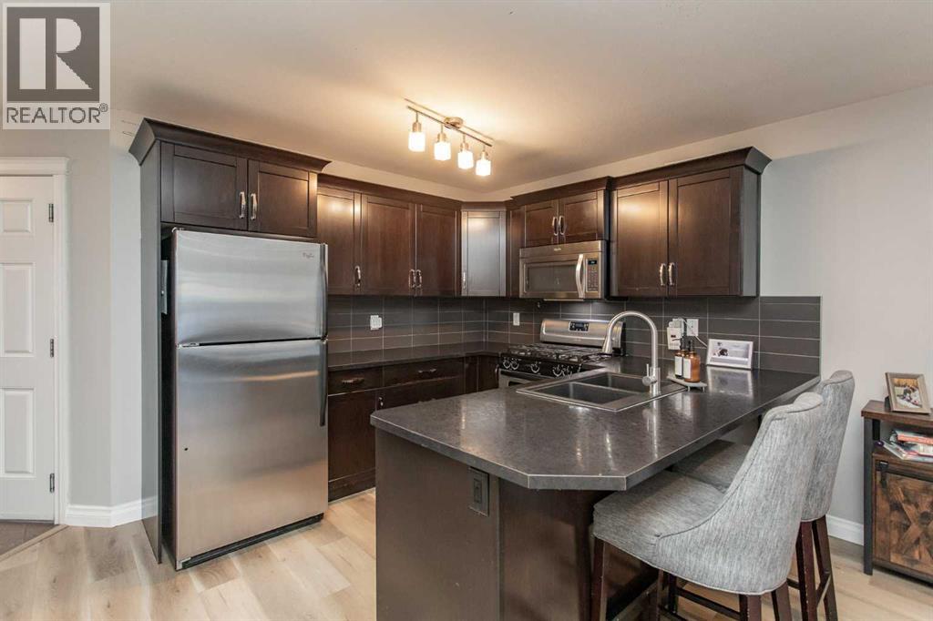 56 Van Slyke Way Property Photo 3