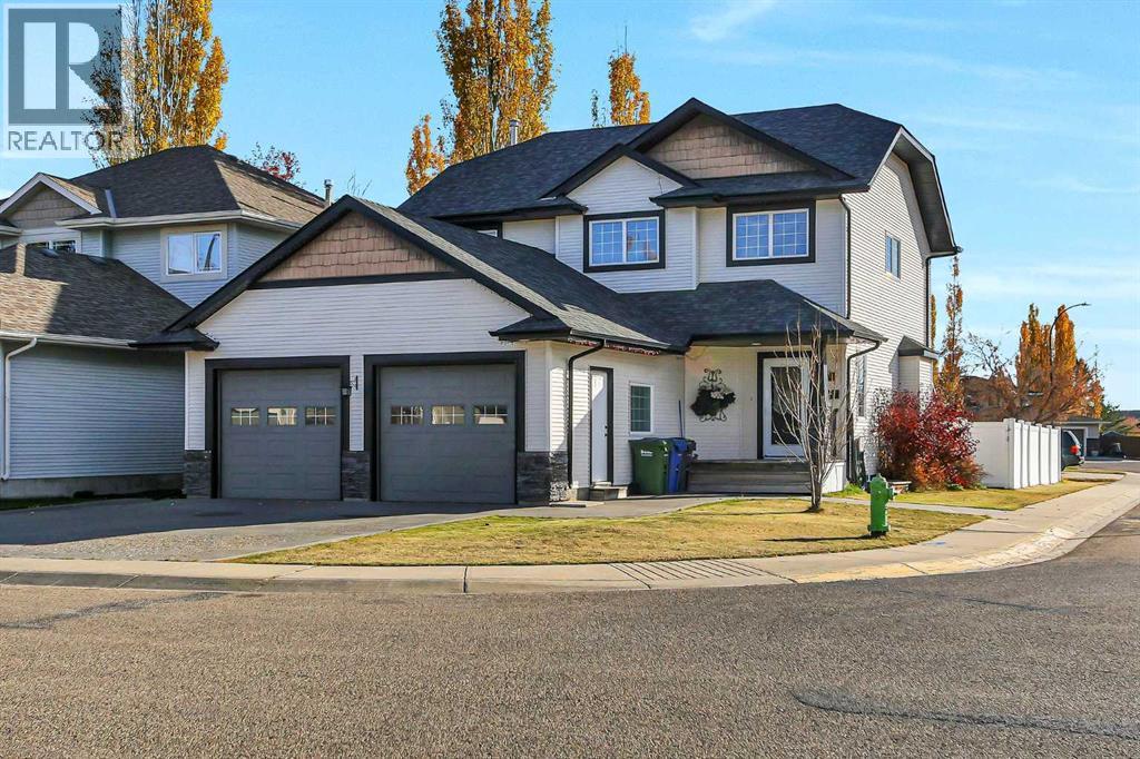 61 Lanterman Close Property Photo 1