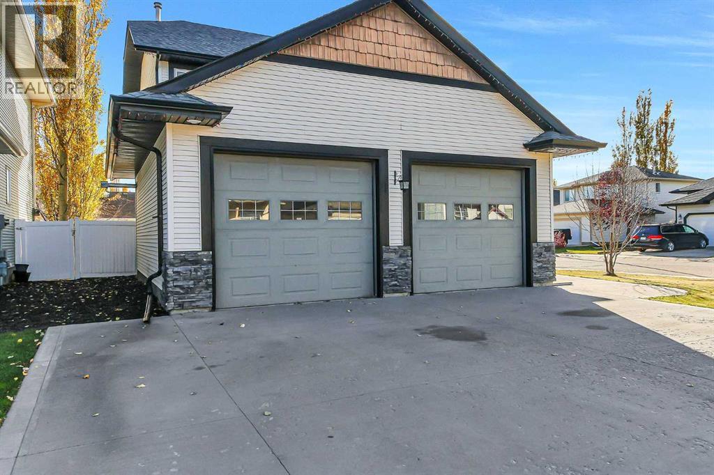 61 Lanterman Close Property Photo 2