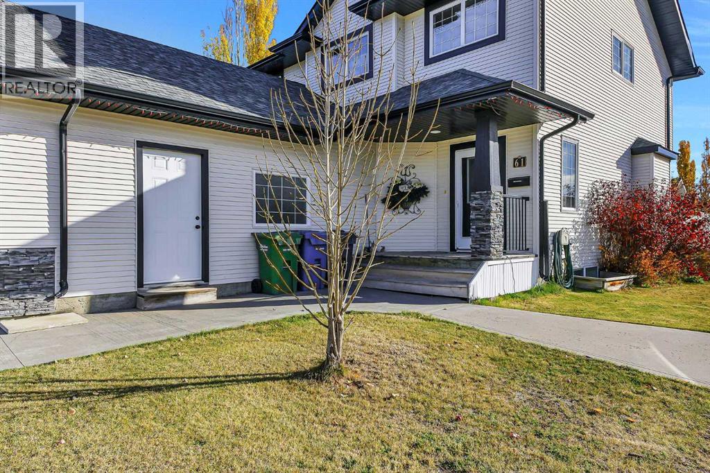 61 Lanterman Close Property Photo 3