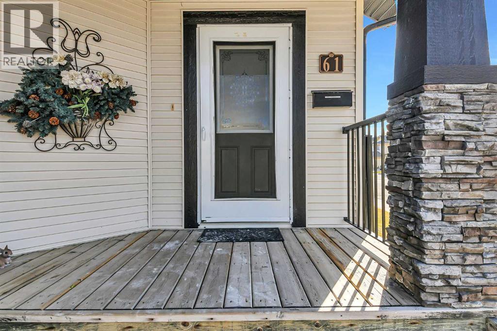 61 Lanterman Close Property Photo 4