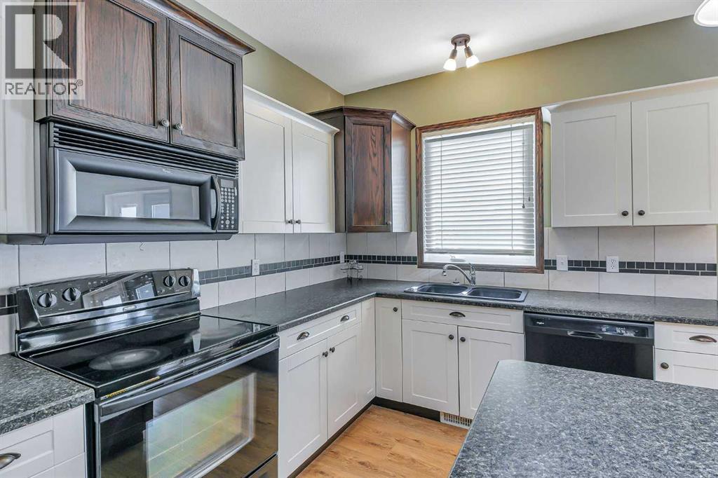 61 Lanterman Close Property Photo 16