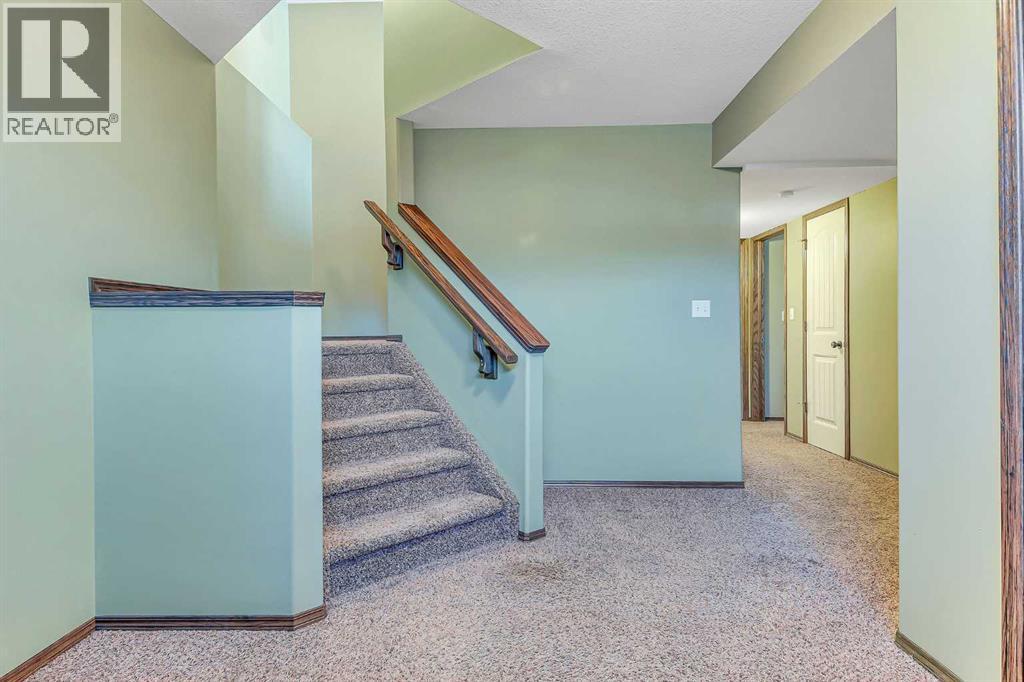 61 Lanterman Close Property Photo 32