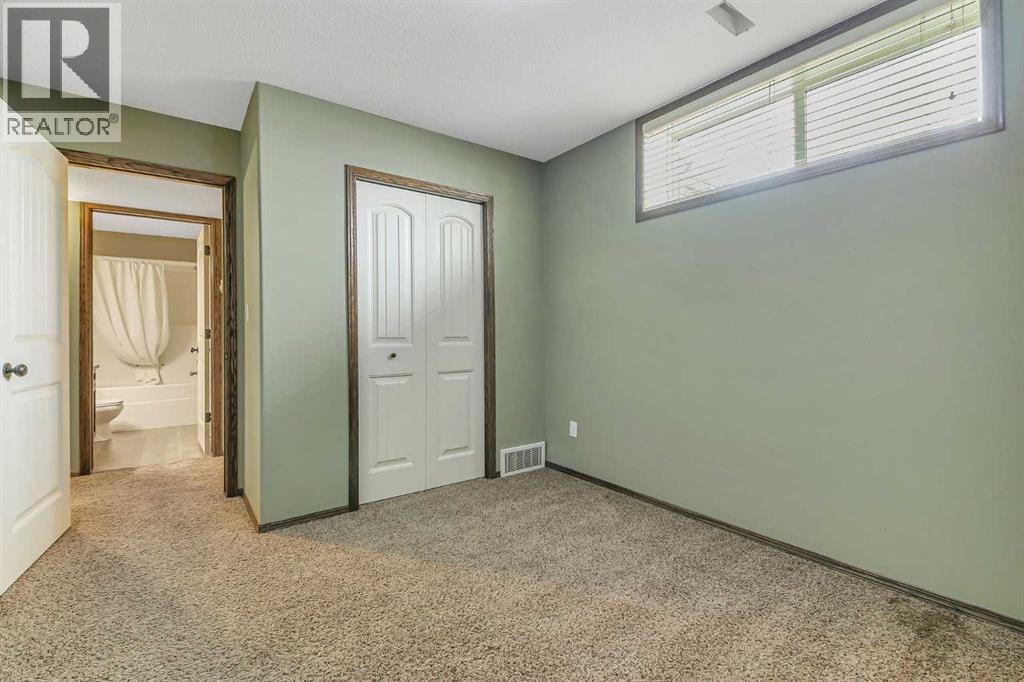 61 Lanterman Close Property Photo 38