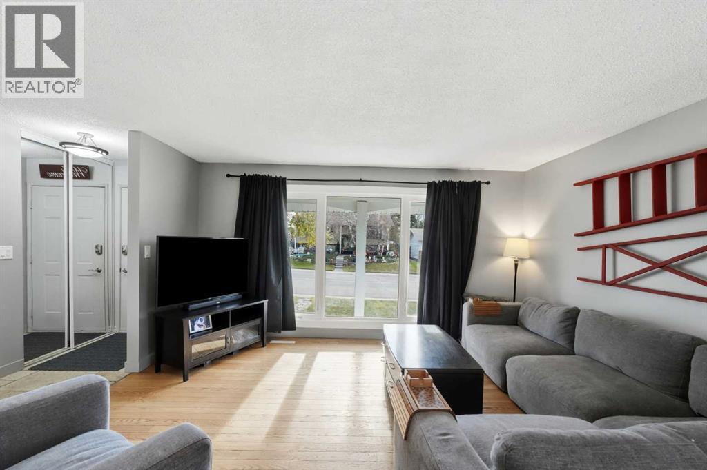 82 Baird Street Property Photo 6