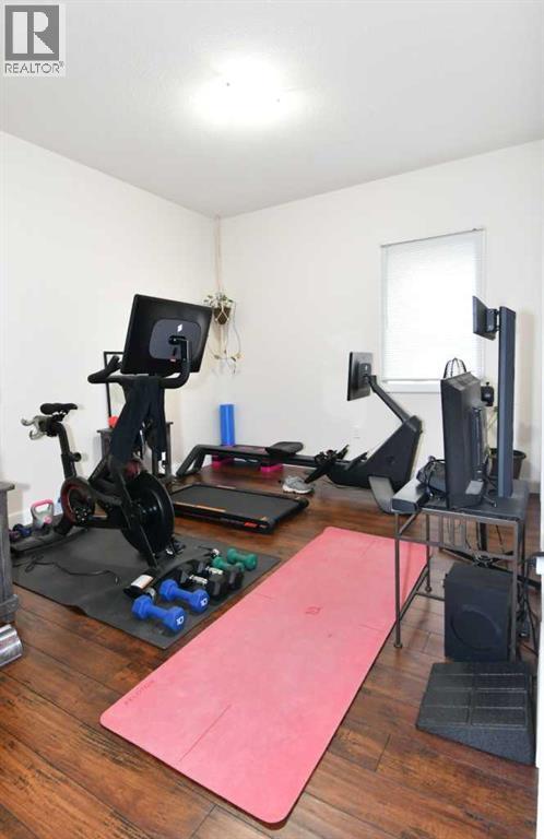312 15th Street E Property Photo 18