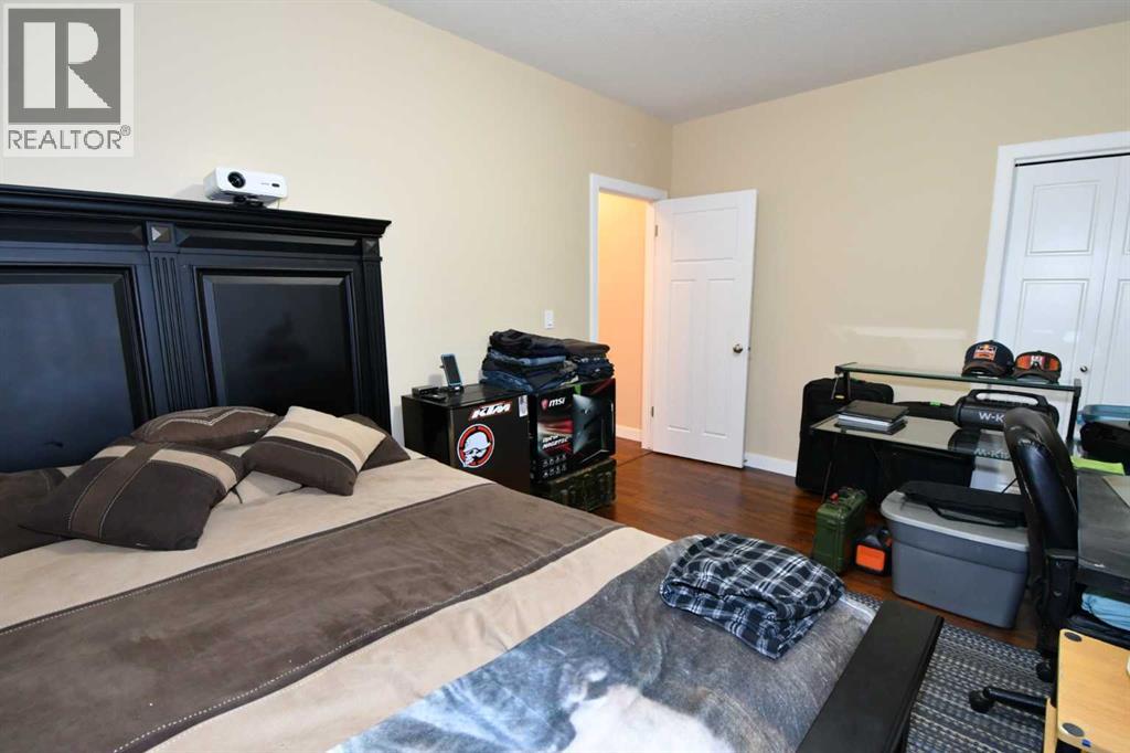 312 15th Street E Property Photo 28