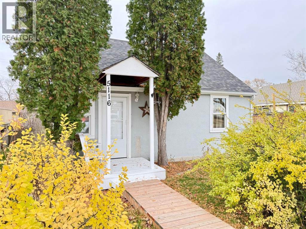 5116 48 Street Property Photo 2