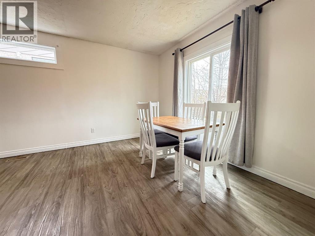 5116 48 Street Property Photo 5