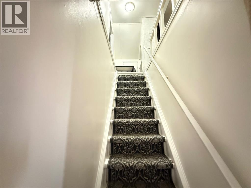 5116 48 Street Property Photo 11