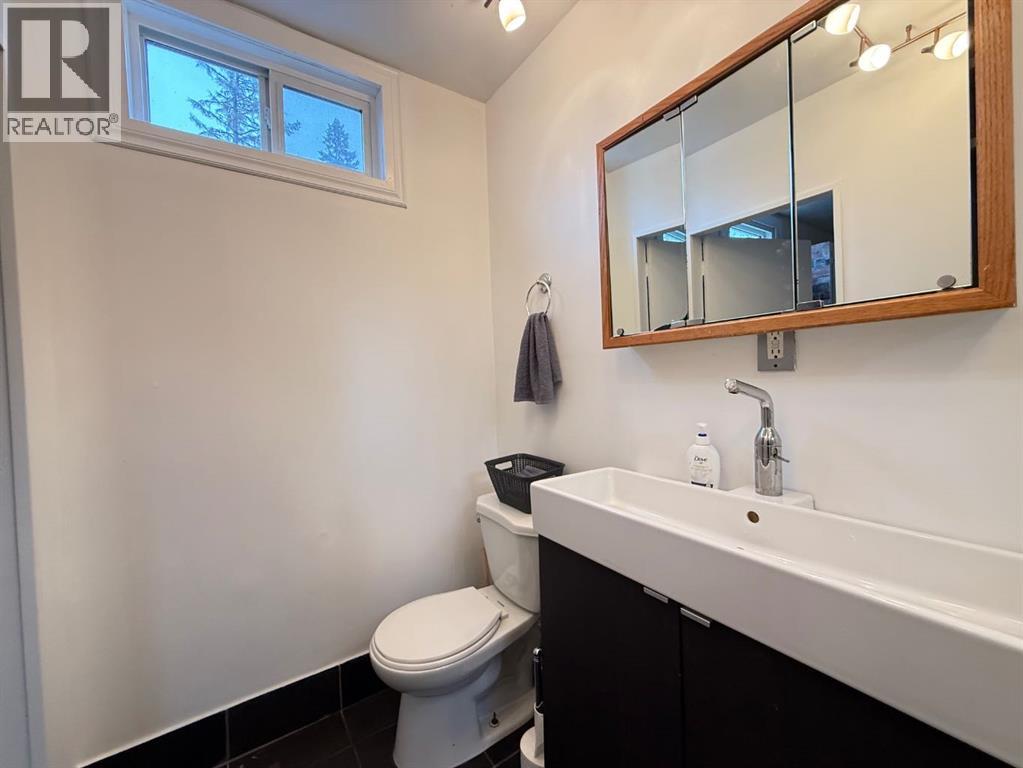 5116 48 Street Property Photo 12