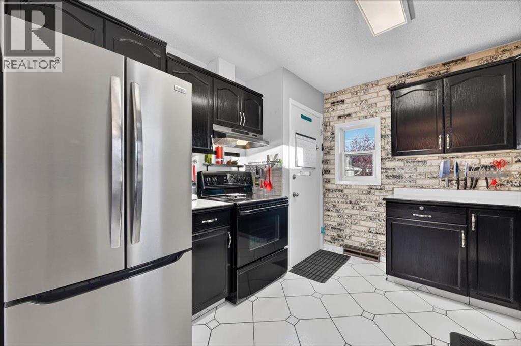1184 Northmount Drive Nw Property Photo 11