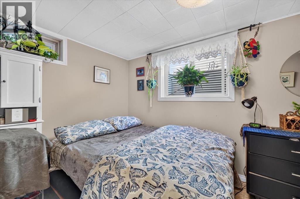 1184 Northmount Drive Nw Property Photo 34