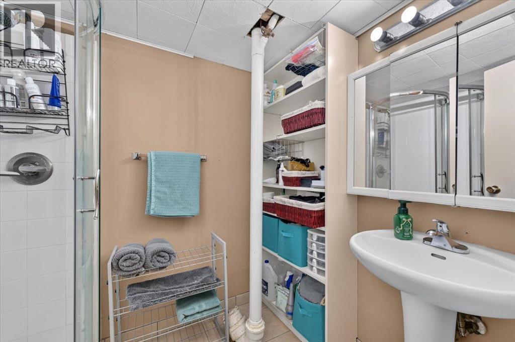 1184 Northmount Drive Nw Property Photo 37