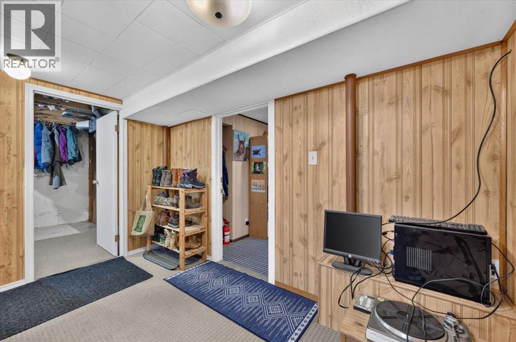 1184 Northmount Drive Nw Property Photo 38
