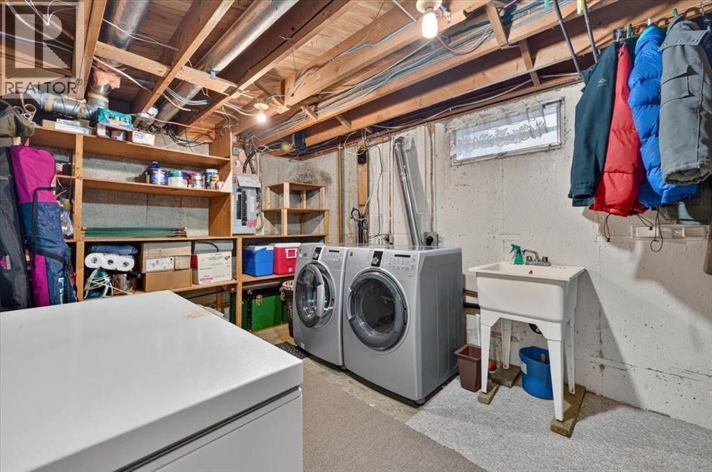 1184 Northmount Drive Nw Property Photo 39