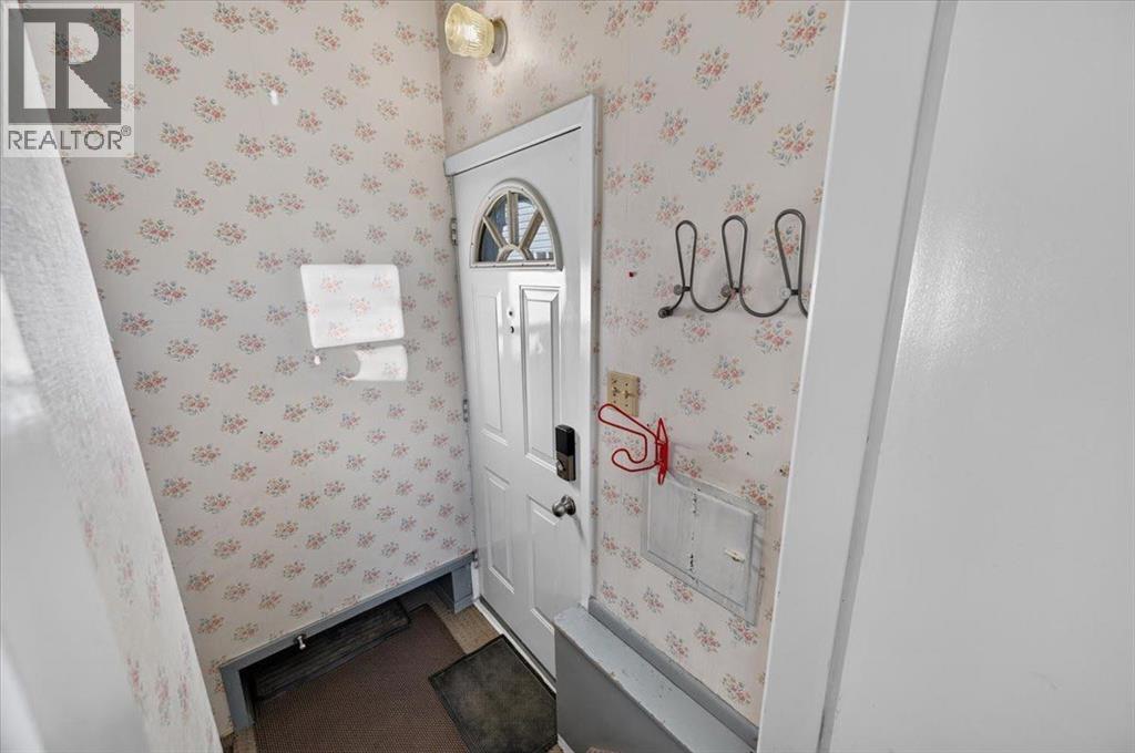 1184 Northmount Drive Nw Property Photo 42