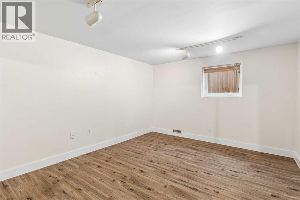 1644 16 Street Se Property Photo 31