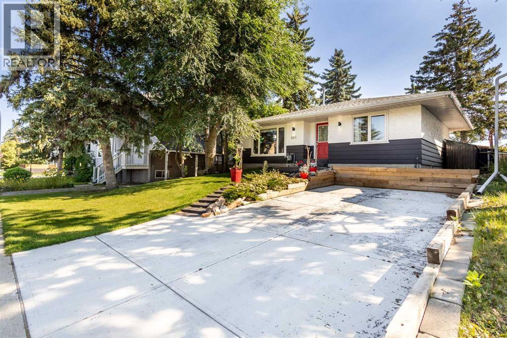 809 68 Avenue Sw Property Photo 2