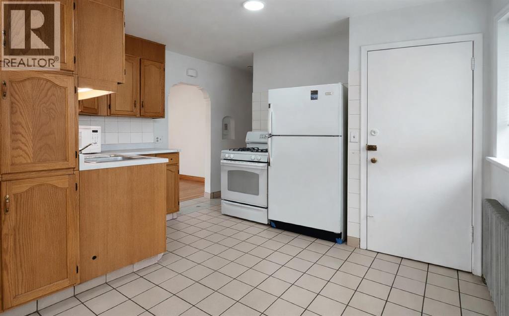 326 27 Avenue Ne Property Photo 9