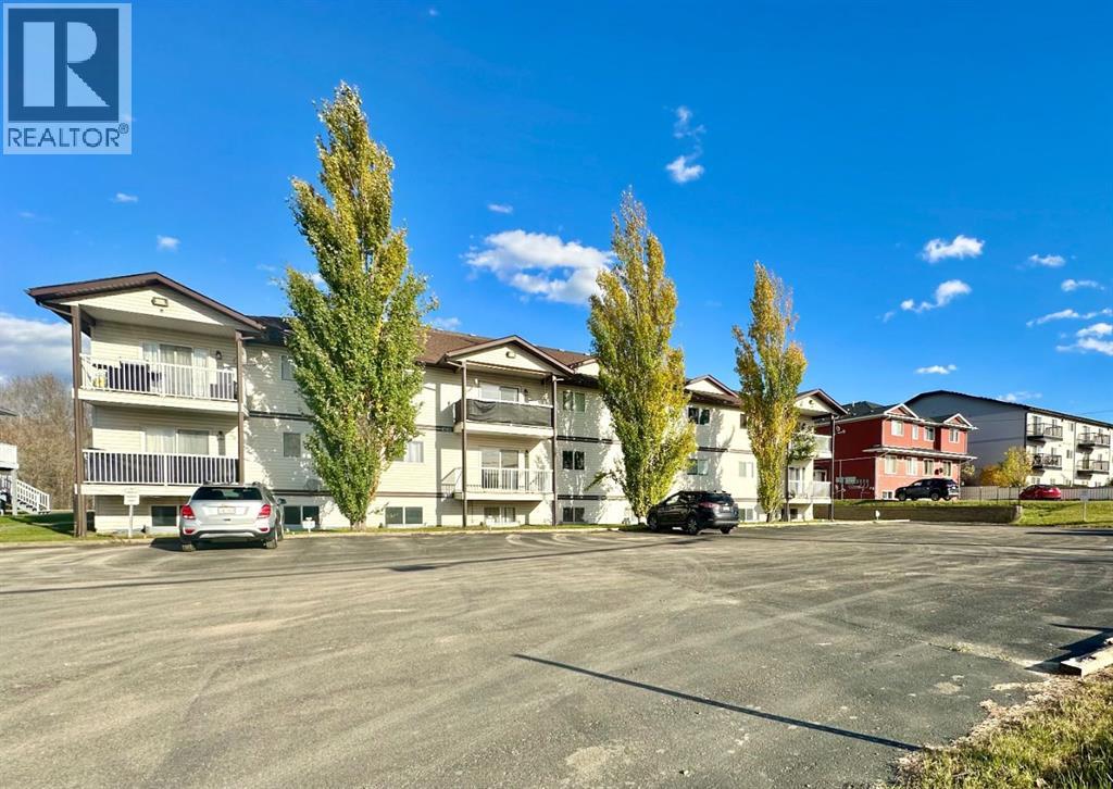 9508 99 Street Property Photo 3